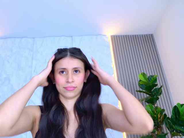 Sarah-Collins webcam