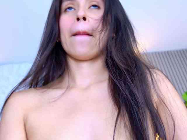 Sarah-Collins webcam