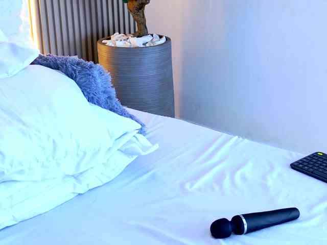 Sarah-Collins webcam