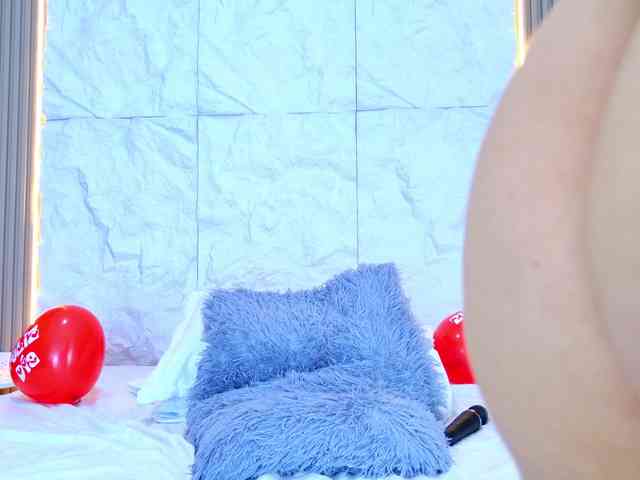 Sarah-Collins webcam