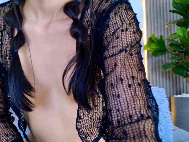 Sarah-Collins webcam