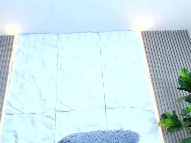 Sarah-Collins webcam