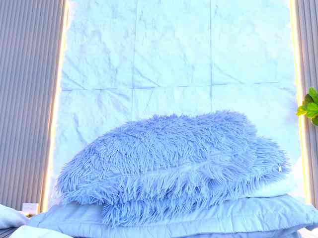 Sarah-Collins webcam