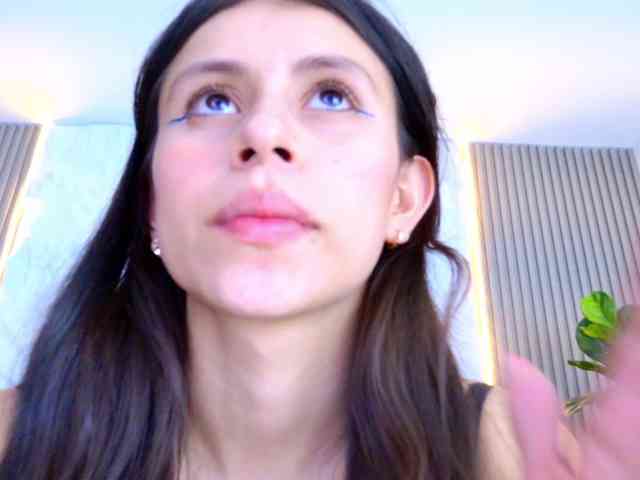 Sarah-Collins webcam