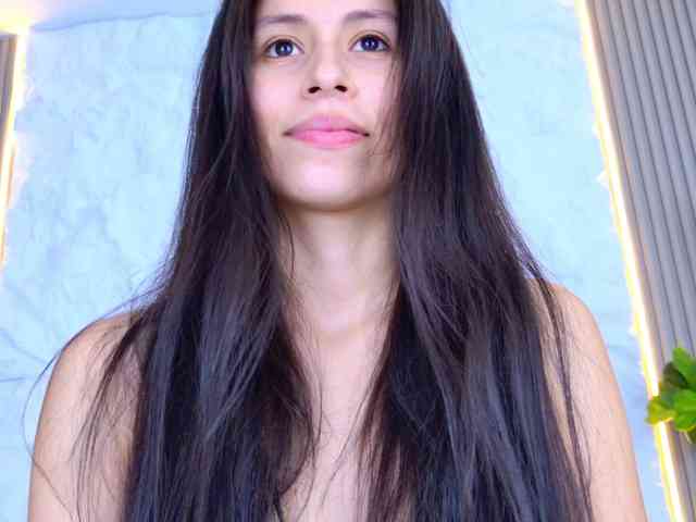 Sarah-Collins webcam