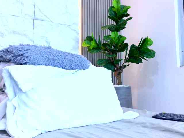 Sarah-Collins webcam