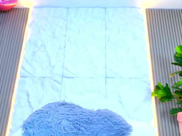 Sarah-Collins webcam