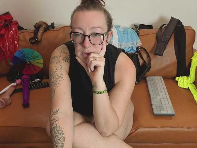 JadeStarUK's BongaCams show and profile