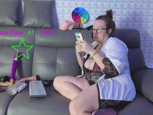 JadeStarUK's BongaCams show and profile