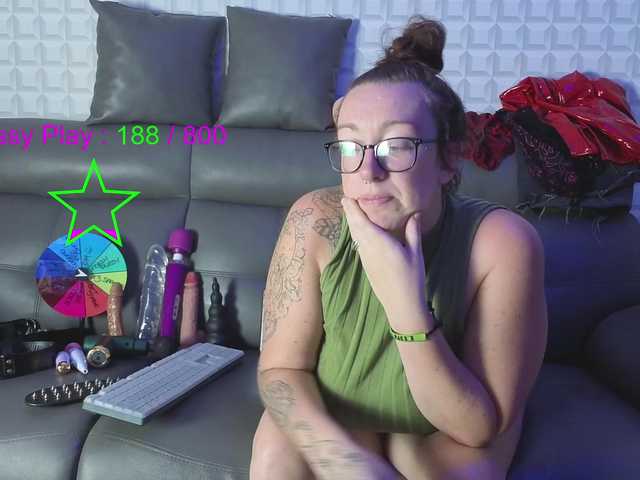 JadeStarUK's BongaCams show and profile