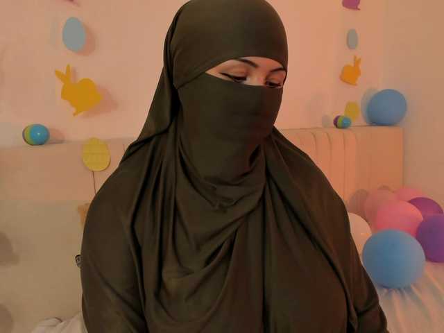 Amirah-'s BongaCams show and profile