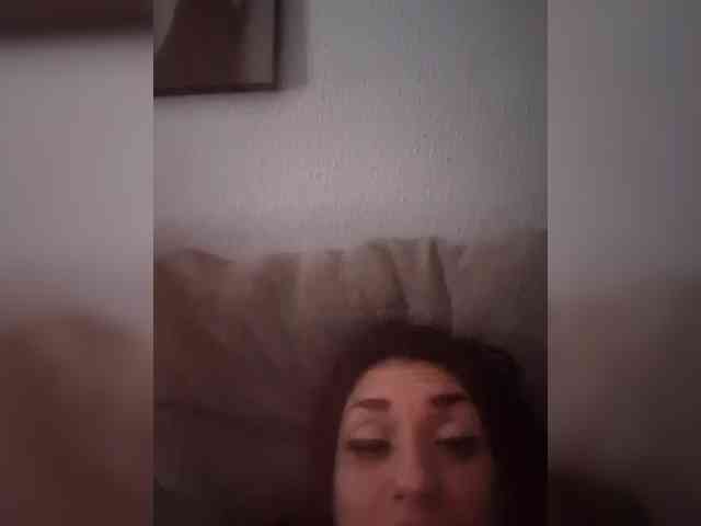 JuicyYumYum90 webcam