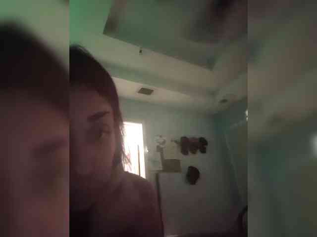 JuicyYumYum90 webcam