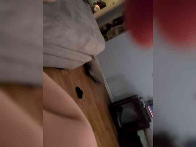 JuicyYumYum90 webcam