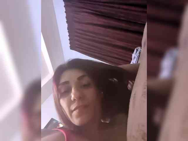 JuicyYumYum90 webcam