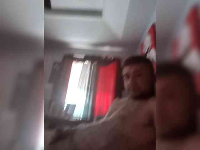 JuicyYumYum90 webcam