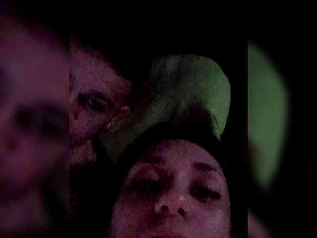 JuicyYumYum90 webcam