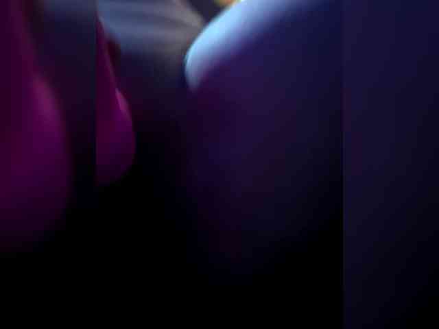 JuicyYumYum90 webcam