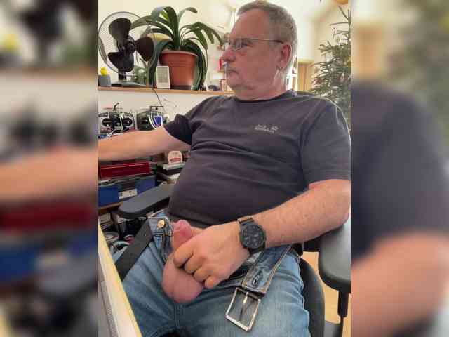 ChrisausED Live Webcam on BongaCams