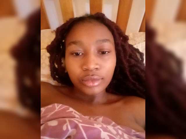 ZirahArya – webcam model profile photo