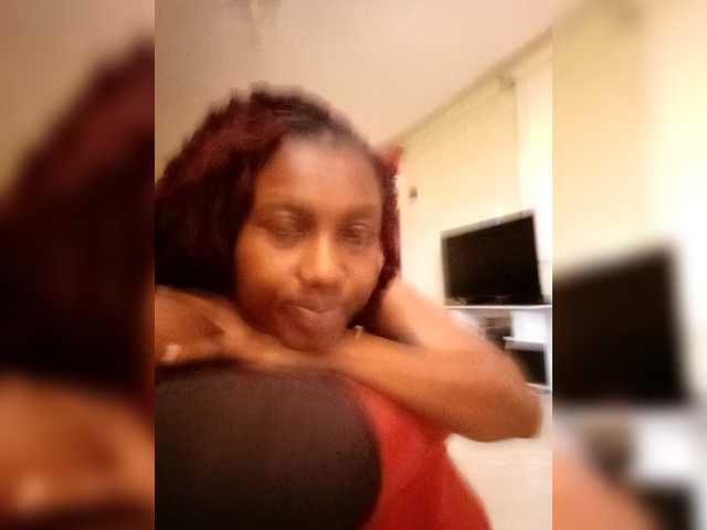 ZirahArya – webcam model profile photo