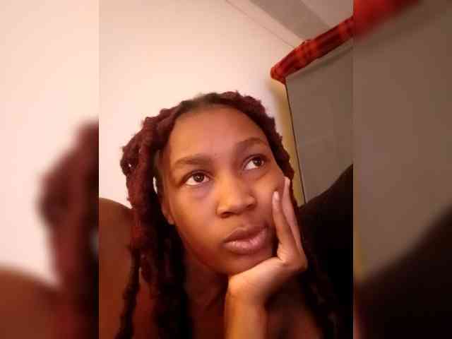 ZirahArya Live Webcam on BongaCams