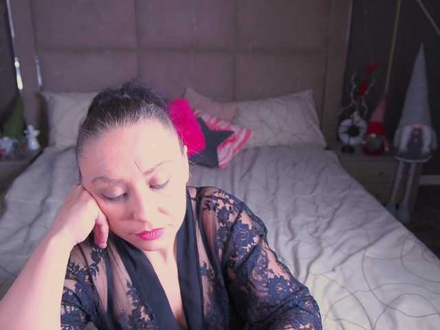 JessLessy's BongaCams show and profile