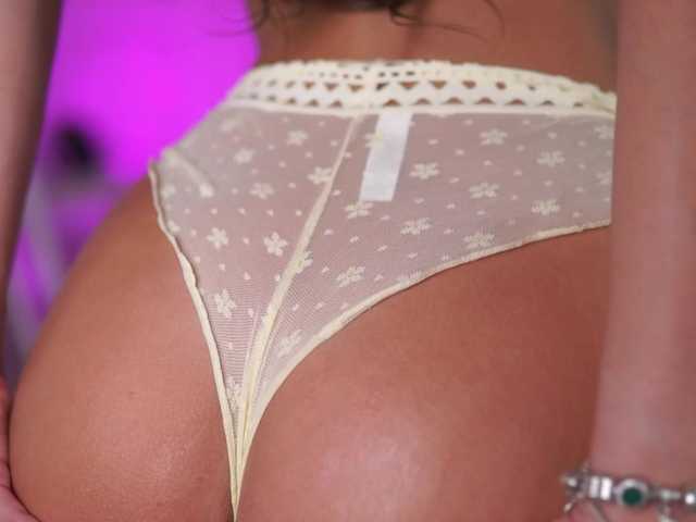 SammiMonroe's BongaCams show and profile