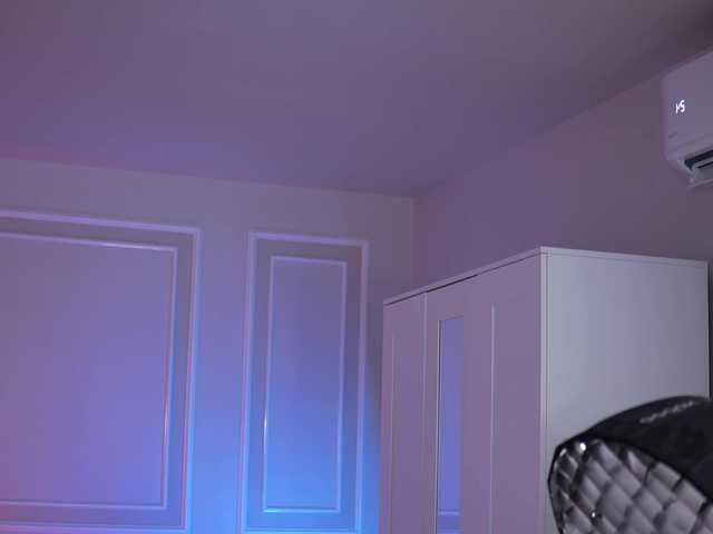 SammiMonroe's BongaCams show and profile