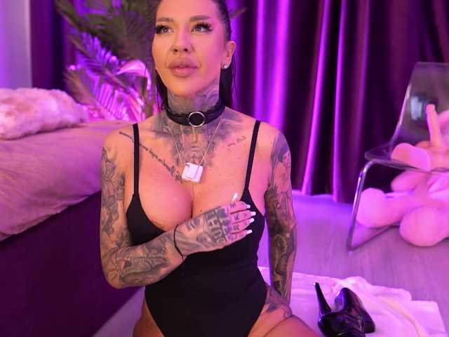 ScarletNoir's BongaCams show and profile