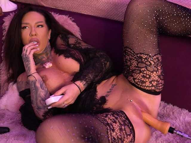 ScarletNoir's BongaCams show and profile