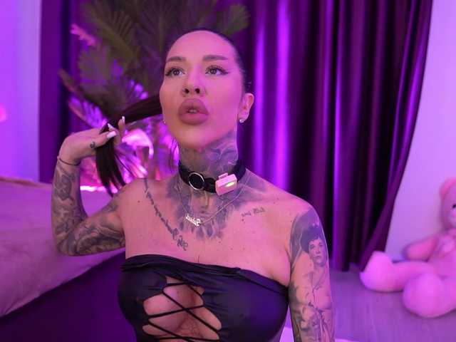 ScarletNoir – webcam model profile photo