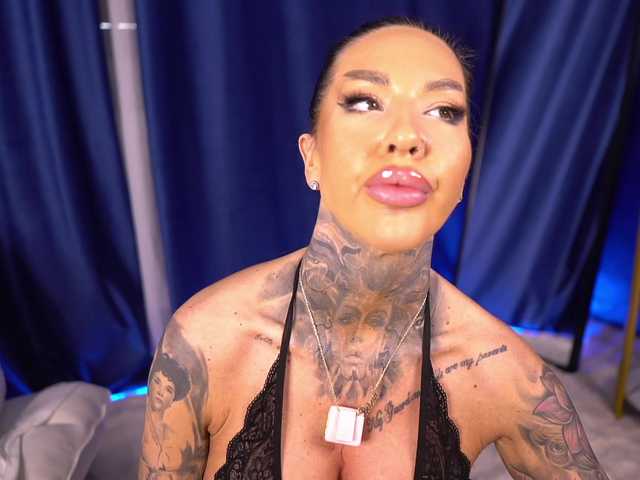 ScarletNoir's BongaCams show and profile