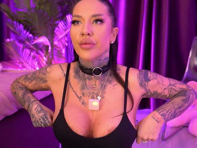 ScarletNoir's BongaCams show and profile