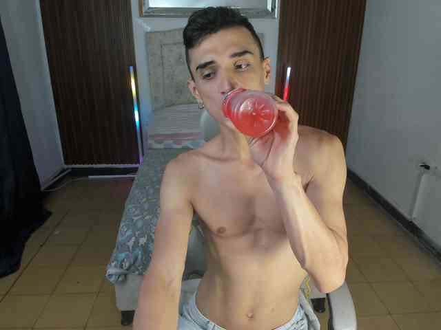 felipe-colinss Live Webcam on BongaCams