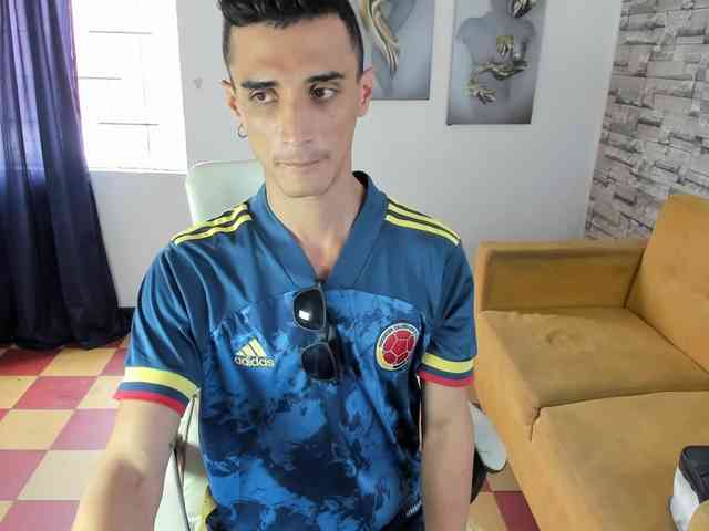 felipe-colinss Live Webcam on BongaCams