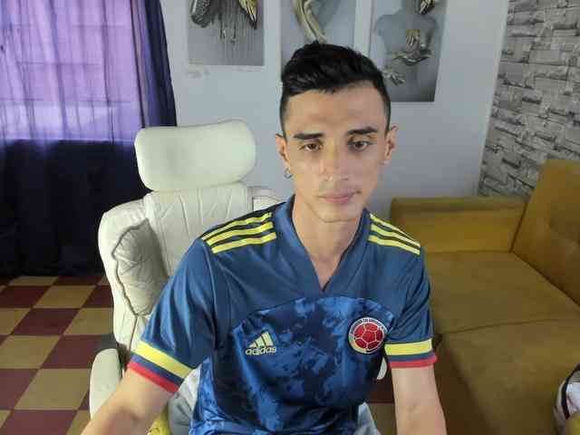 felipe-colinss Live Webcam on BongaCams