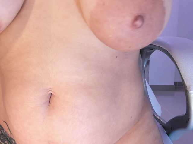 issi-loren's BongaCams show and profile