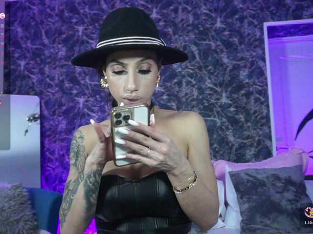 BriannaGolddenn's BongaCams show and profile