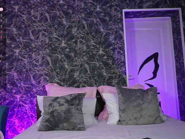 BriannaGolddenn webcam