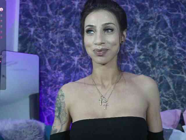 BriannaGolddenn webcam