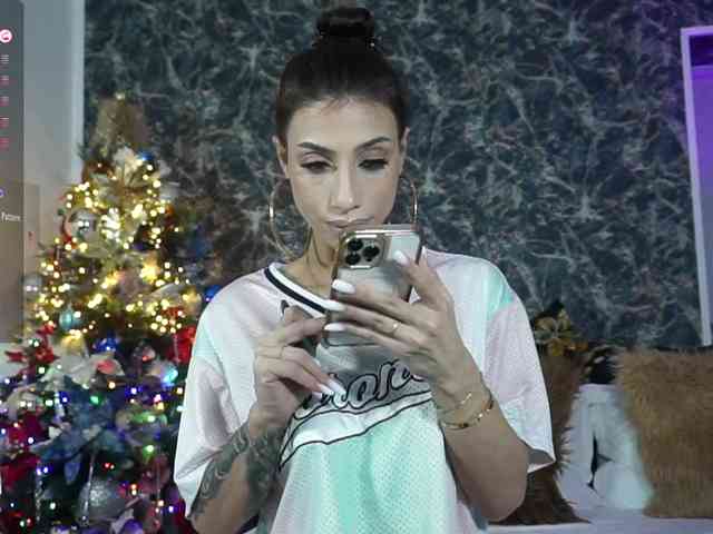 BriannaGolddenn webcam