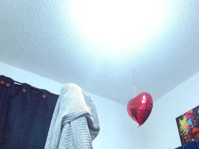 Bombom-brown's BongaCams show and profile