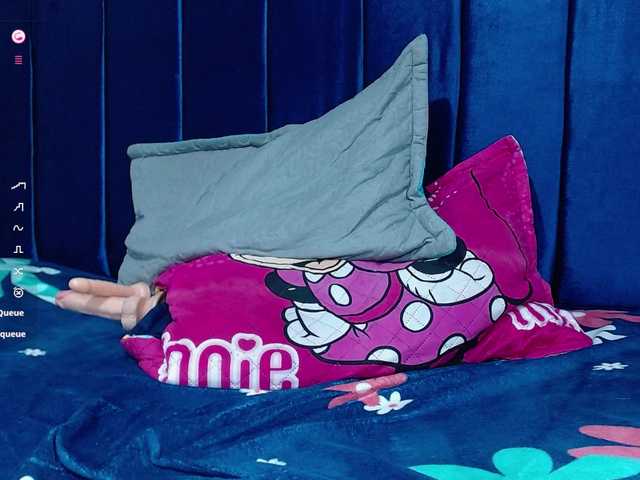 Bombom-brown's BongaCams show and profile