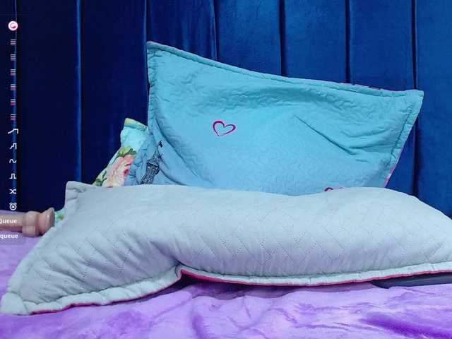 Bombom-brown's BongaCams show and profile