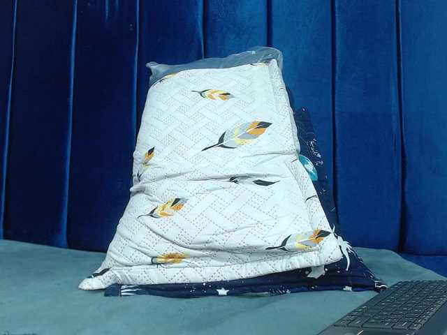 Bombom-brown's BongaCams show and profile