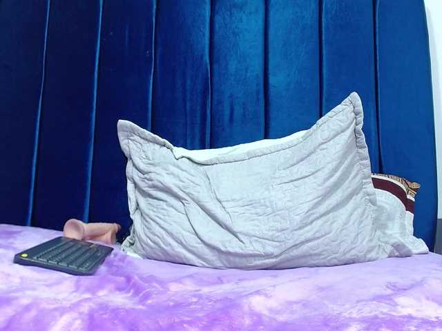 Bombom-brown's BongaCams show and profile