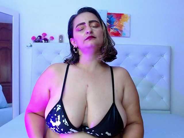 queendesiree's BongaCams show and profile