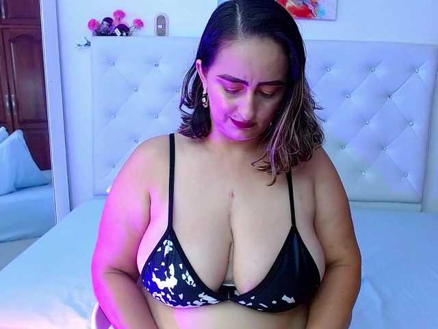 queendesiree's BongaCams show and profile