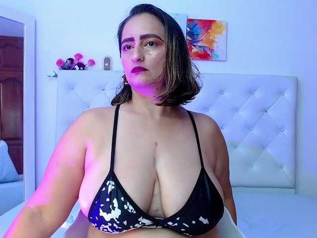 queendesiree's BongaCams show and profile